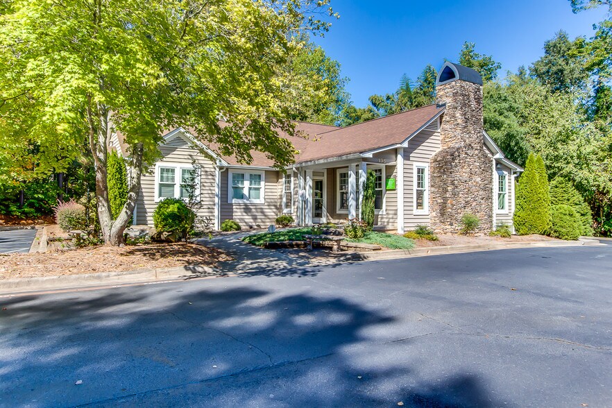 More Photos Of 135 Professional Park Dr, Seneca Healthcare For Lease