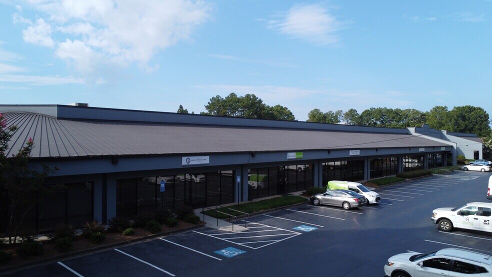 More Photos Of 2395 Pleasantdale Rd, Doraville Warehouse For Lease