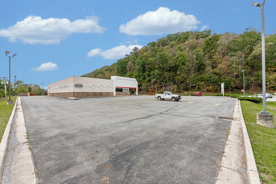 More Photos Of 19254 Seneca Trl, Marlinton Drugstore For Sale
