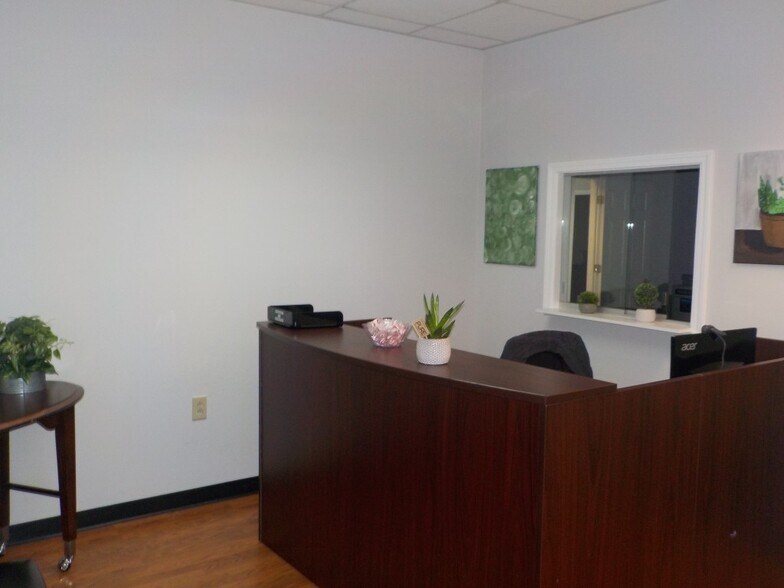 More Photos Of 125 Plantation Centre Dr S, Macon-Bibb Office For Lease
