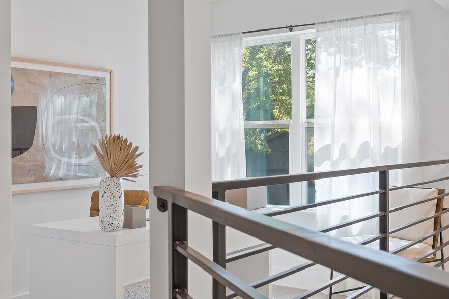 More Photos Of 1901 Albury Cv, Austin Specialty For Sale