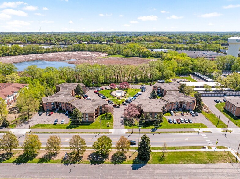 More Photos Of 371 Old Highway 8 SW, New Brighton Apartments For Sale