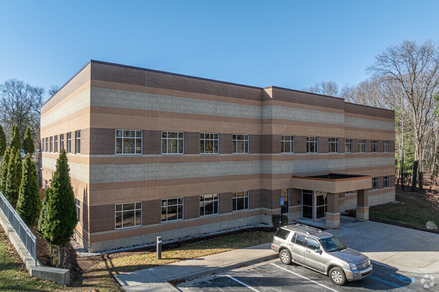 More Photos Of 1250 Mercy Dr, Muskegon Medical For Lease