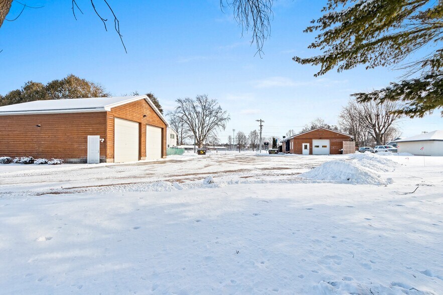 More Photos Of 537 Caldwell Ave, Oconto Falls Office For Sale