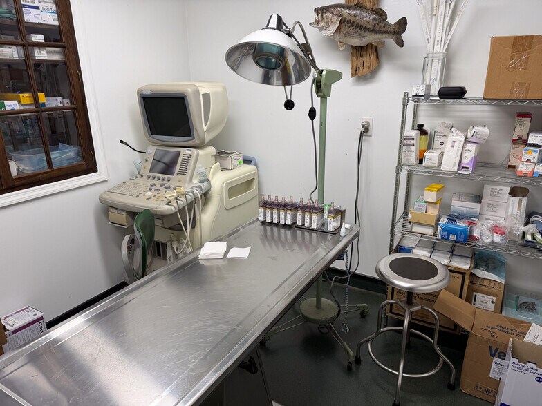 More Photos Of 162 Enzor Rd, Troy Office For Sale