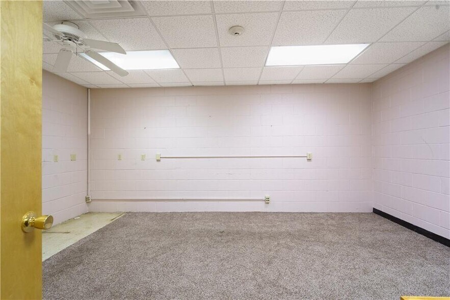 More Photos Of 42 Nooseneck Hill Rd, West Greenwich Lodge Meeting Hall For Lease