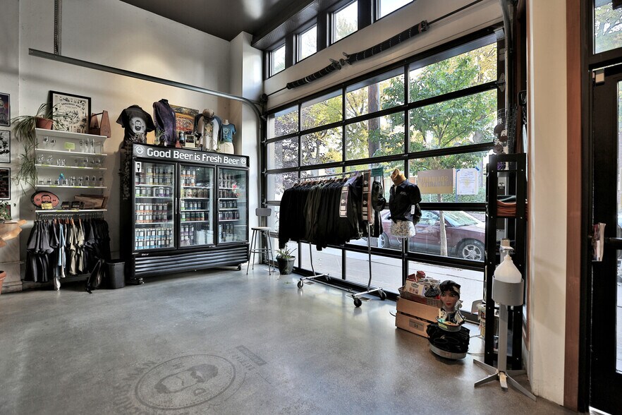 More Photos Of 1300-1304 NE 2nd St, Minneapolis Loft Creative Space For Sale