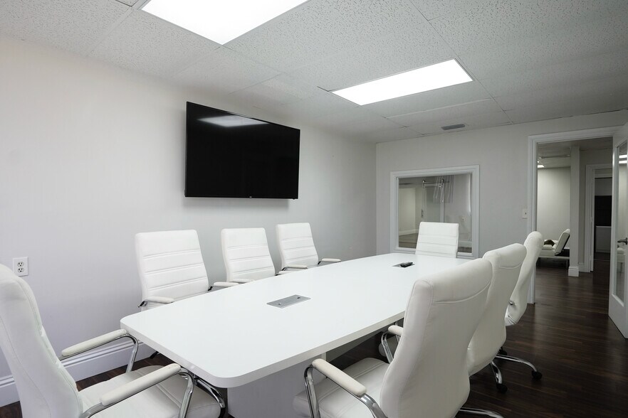 More Photos Of 2826 E Oakland Park Blvd, Fort Lauderdale Office For Lease