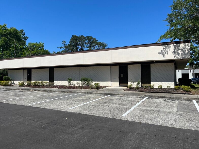 Primary Photo Of 6210 Samuel Wells, Jacksonville Medical For Sale