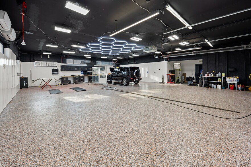 More Photos Of 180 Commerce Dr, Fairfield Auto Dealership For Sale