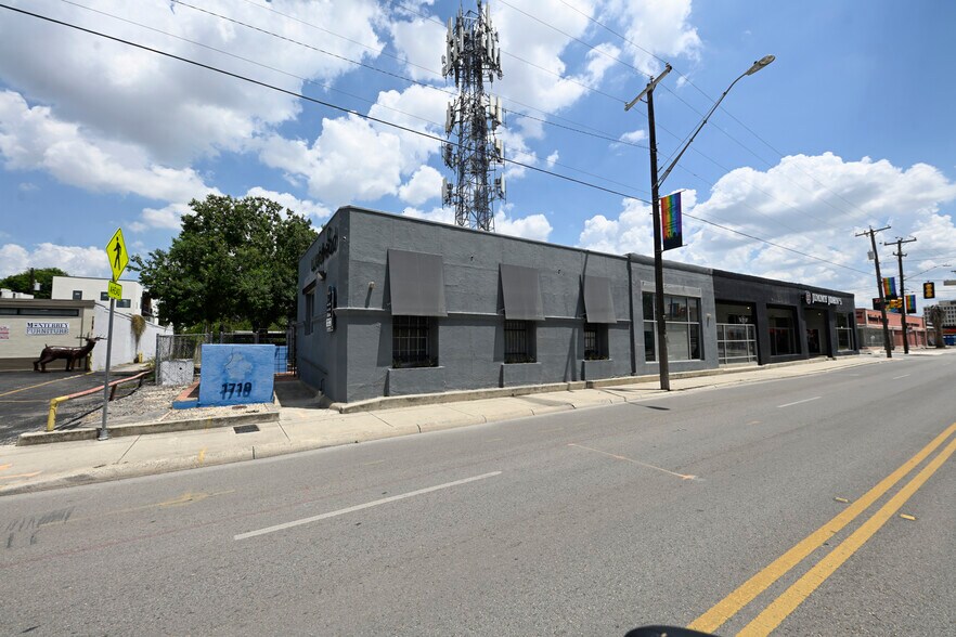 More Photos Of 1700-1710 N Main Ave, San Antonio Storefront Retail Office For Lease