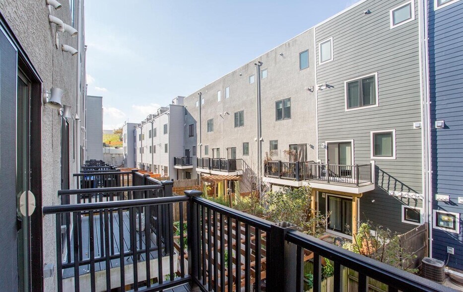 More Photos Of 1860 Frankford Ave, Philadelphia Storefront Retail Residential For Sale