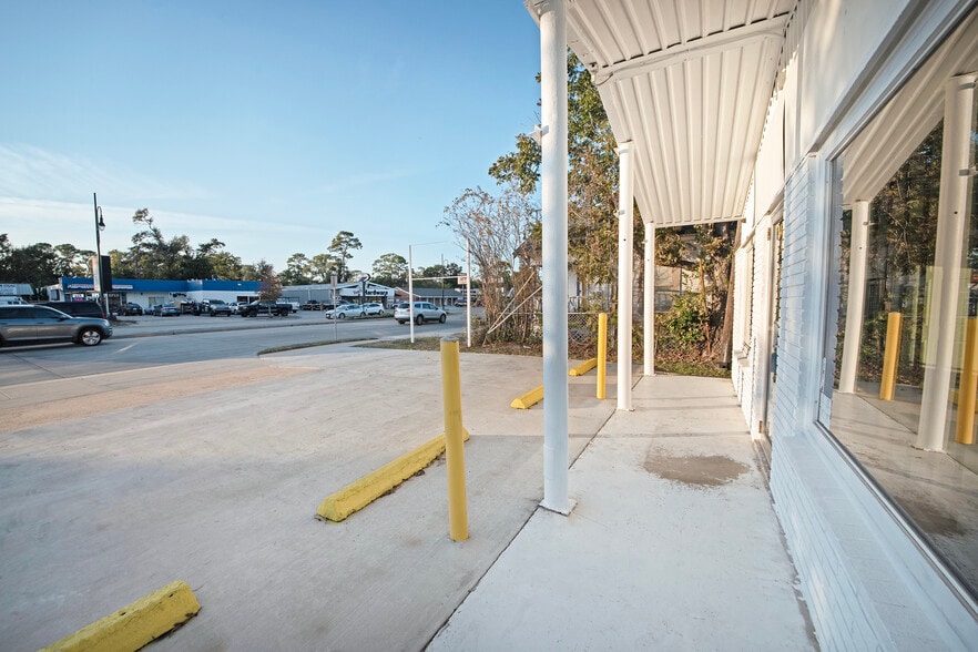 More Photos Of 1426 Gessner Rd, Houston Freestanding For Lease