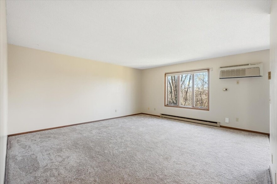 More Photos Of 754 E 11th St, New Richmond Apartments For Sale