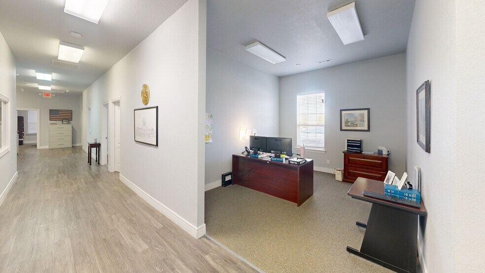 More Photos Of 2307 SE B St, Bentonville Office For Lease