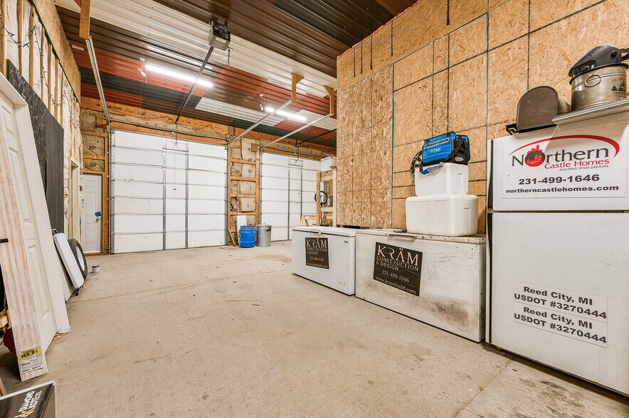 More Photos Of 11406 E 8th St, Reed City Office For Sale