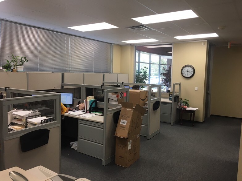 More Photos Of 15310 Park Row, Houston Office For Lease