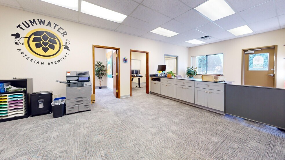 More Photos Of 821 Airport Ct, Olympia Office For Lease