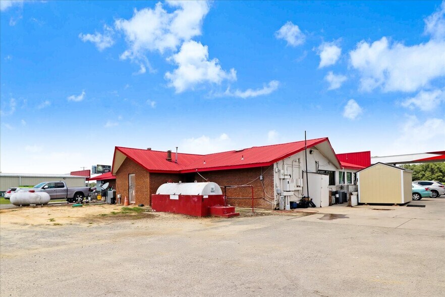 More Photos Of 9610 US Highway 70 E, Princeton Storefront For Sale