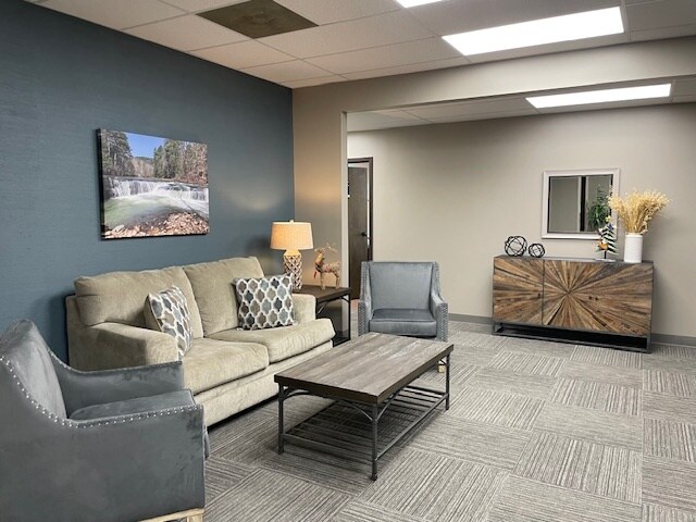 More Photos Of 8 Shackleford Plz, Little Rock Office For Lease