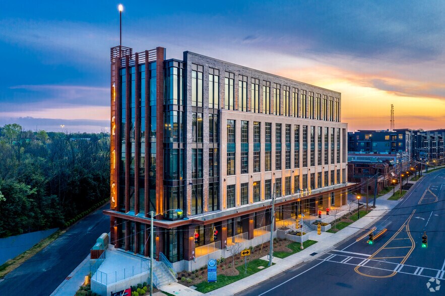 More Photos Of 1213 W Morehead St, Charlotte Coworking Space