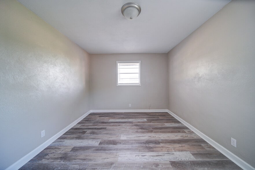 More Photos Of 915 E 2nd St, Winston-Salem Apartments For Sale