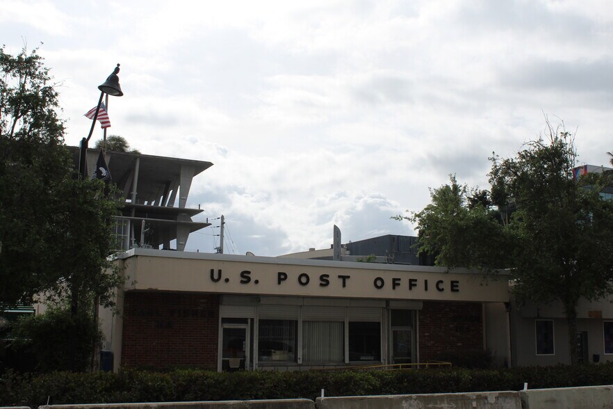 More Photos Of 1661 West Ave, Miami Beach Post Office For Sale