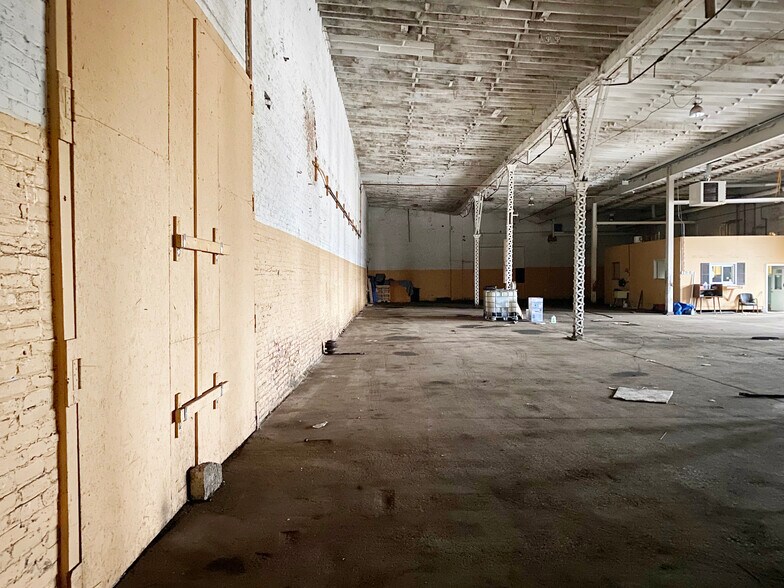 More Photos Of 244 Olive St, South Bend Light Manufacturing For Lease