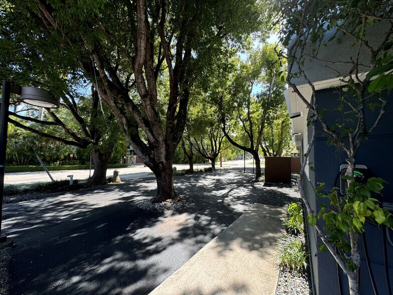 More Photos Of 2727 SW 26th Ave, Miami Loft Creative Space For Sale