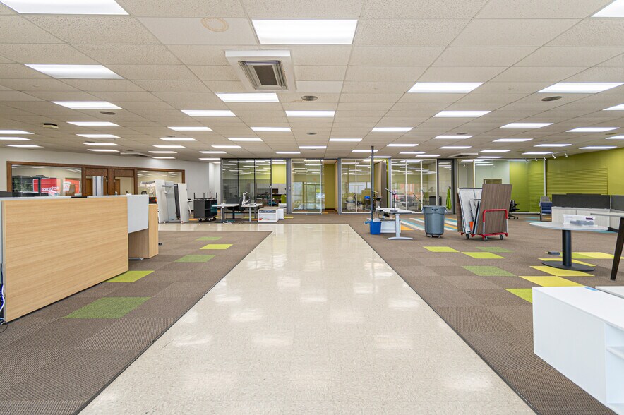 More Photos Of 218 2nd St, Coralville Flex For Sale