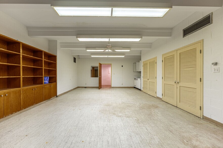 More Photos Of 1203 3rd Ave, Rockford Religious Facility For Sale