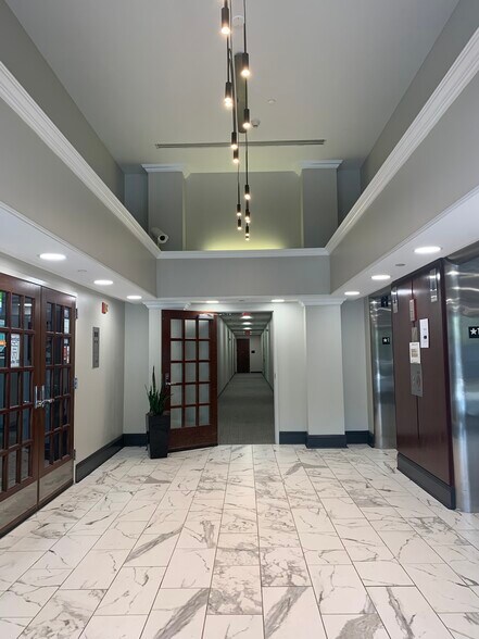 More Photos Of 2045 Peachtree Rd NE, Atlanta Medical For Lease