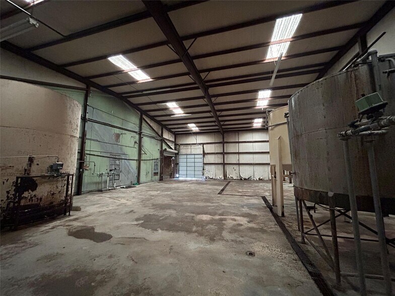 More Photos Of 616 S 9th St, Corsicana Warehouse For Sale