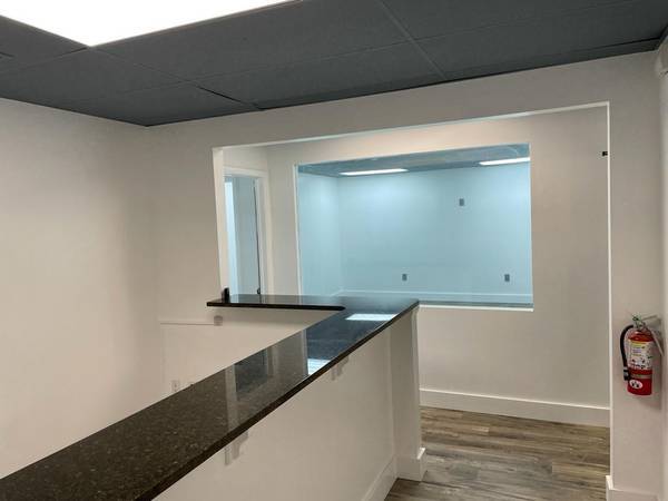 More Photos Of 40 W Crystal Lake St, Orlando Manufacturing For Lease