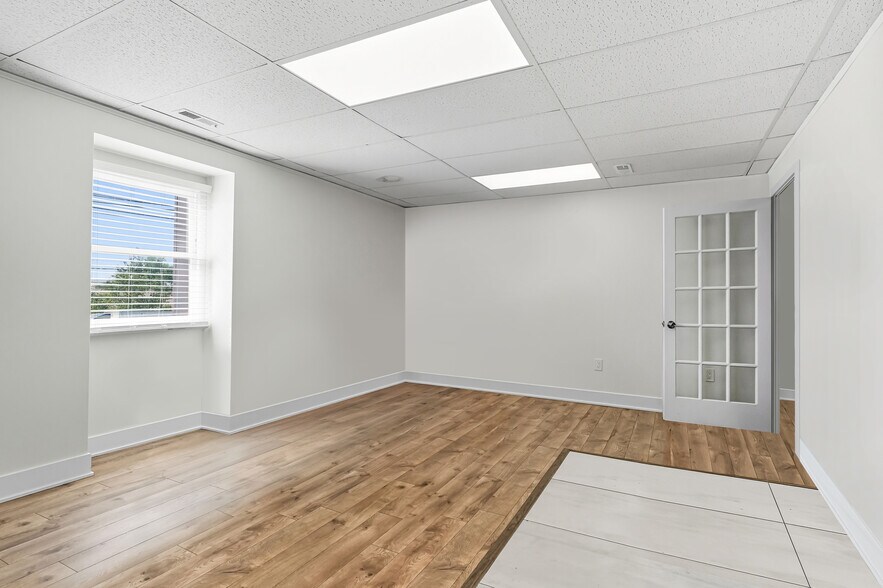 More Photos Of 2605 US 130, Cinnaminson Office For Lease