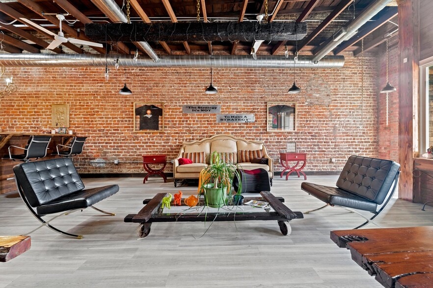 More Photos Of 123 S Railroad Ave, Dunn General Retail For Sale