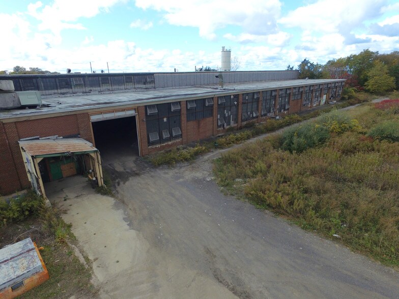 More Photos Of 91 Michell St, Oswego Warehouse For Sale