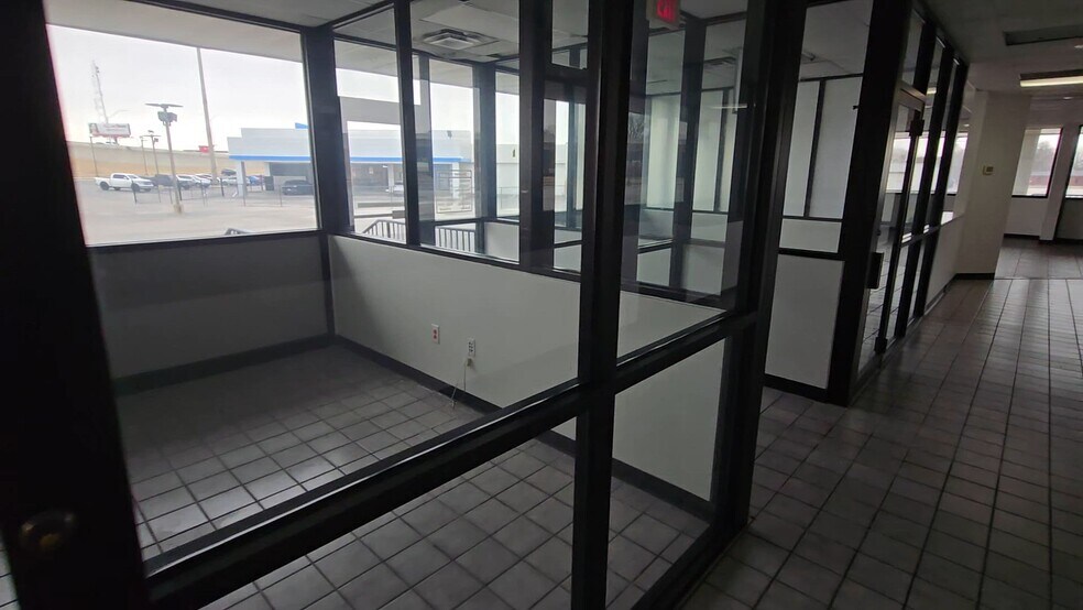 More Photos Of 3003 S Memorial Dr, Tulsa Auto Dealership For Sale