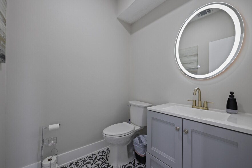 More Photos Of 20713 Aldine Westfield Rd, Houston Office Residential For Sale