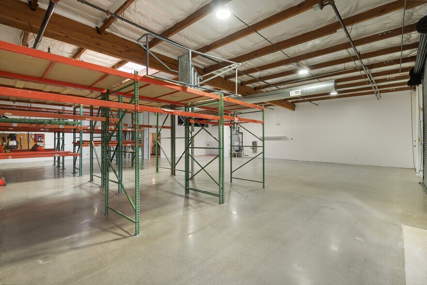 More Photos Of 914-918 Industrial Ave, Palo Alto Warehouse For Lease