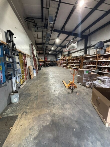 More Photos Of 1211 Commercial Park Dr, Tallahassee Warehouse For Sale