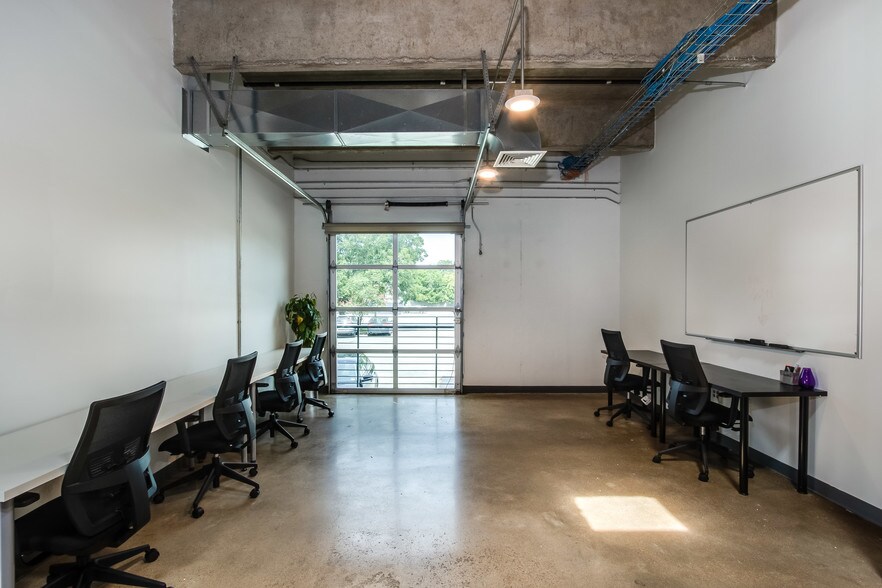 More Photos Of 3000 E Cesar Chavez St, Austin Office For Lease
