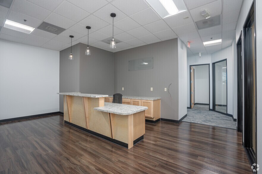 More Photos Of 17040 Pilkington Rd, Lake Oswego Office For Lease