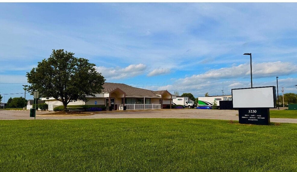 More Photos Of 5230 Renner Rd, Columbus Veterinarian Kennel For Sale