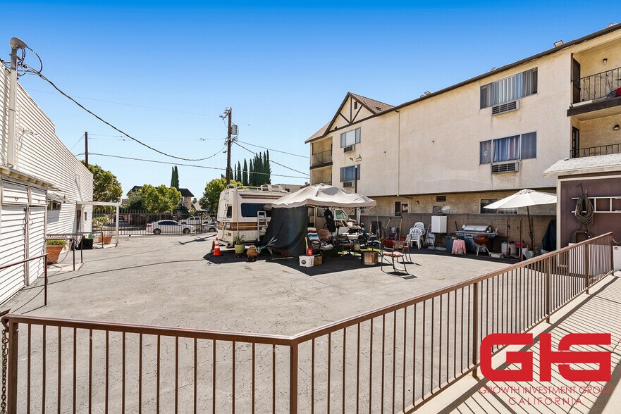 More Photos Of 6801 N Figueroa St, Los Angeles Convenience Store For Sale
