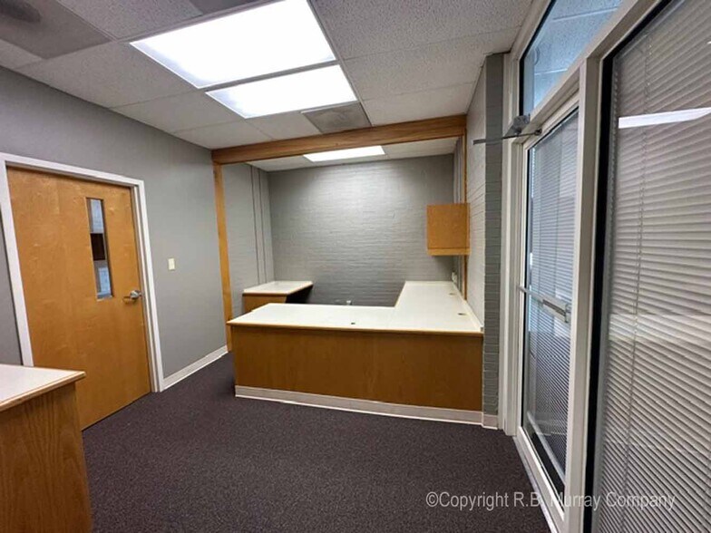 More Photos Of 1730 E Portland St, Springfield Medical For Sale
