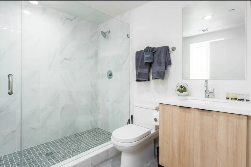 More Photos Of 216 N Coronado St, Los Angeles Multifamily For Sale