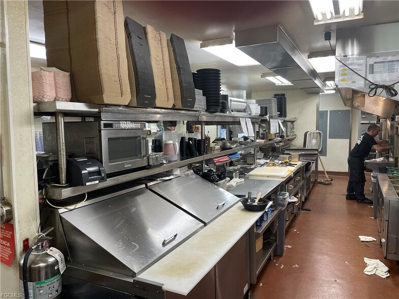 More Photos Of 12148 S Cleveland Ave, Fort Myers Restaurant For Sale