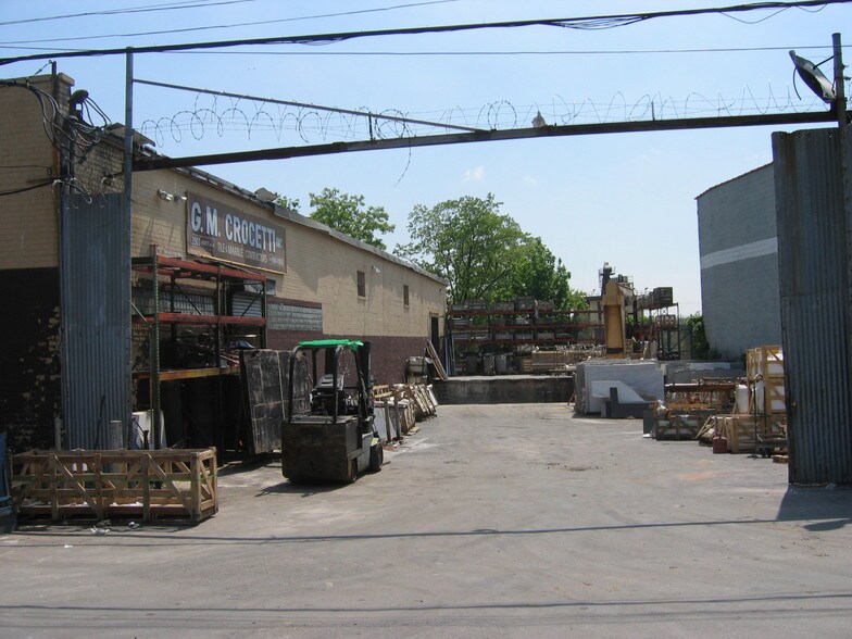 More Photos Of 3960-3966 Merritt Ave, Bronx Warehouse For Lease