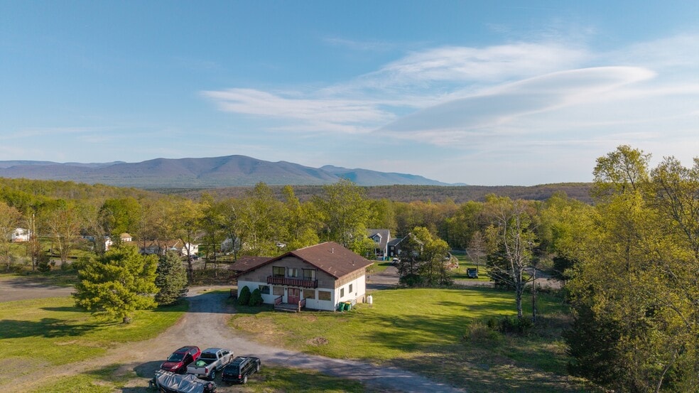 More Photos Of 167 Hill Rd, Kingston Sports And Entertainment For Sale